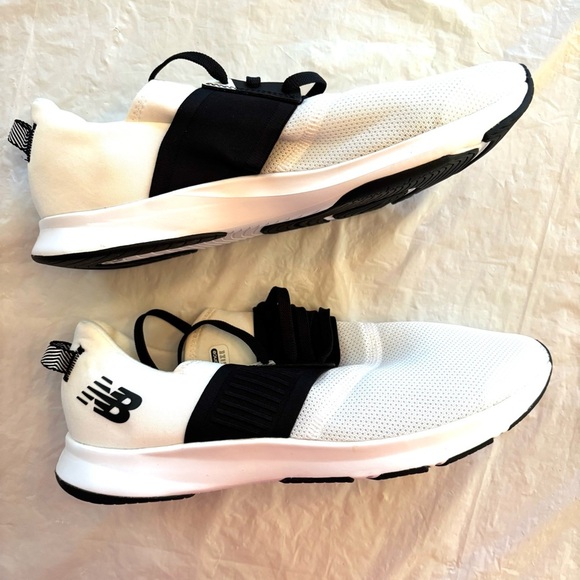 New Balance Shoes - NWOT New Balance Dynasoft Nergize v3 White and Black Sneakers SZ 10